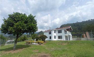 Casa Envigado en Arriendo Sector La Mina