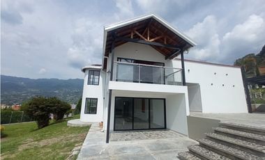 Casa Envigado en Arriendo Sector La Mina