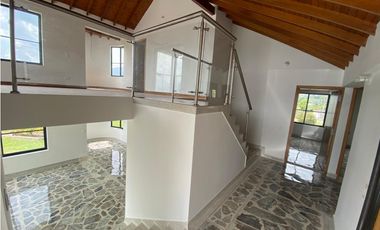 Casa Envigado en Arriendo Sector La Mina