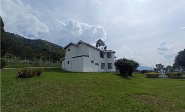 Casa Envigado en Arriendo Sector La Mina