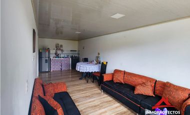 Permuta‼ Apartamento casi nuevo, sector Portal de Milán, Santa Rosa
