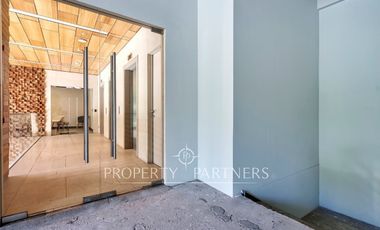 Estupendo local  doble altura en Vespucio Norte ( 109 Uf/m2)