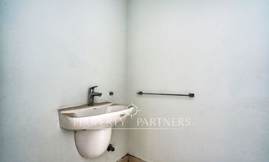 Estupendo local  doble altura en Vespucio Norte ( 109 Uf/m2)