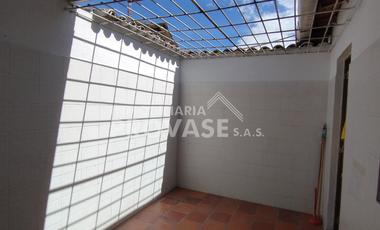 edificio en venta en lleras restrepo. Cod V103000