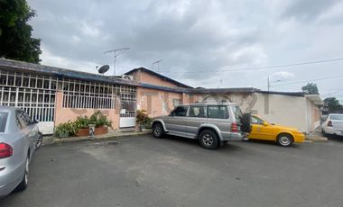 Vendo casa en la 4ta etapa de la Alborada, Norte de Guayaquil SolG