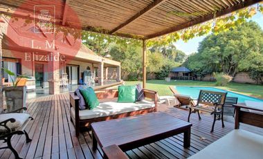 PUNTA CHICA - Casa con Gran Jardín y Pileta - 5Dor - A una cuadra Estación Marina Nueva - Tren de la Costa