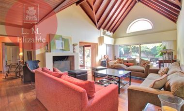 PUNTA CHICA - Casa con Gran Jardín y Pileta - 5Dor - A una cuadra Estación Marina Nueva - Tren de la Costa