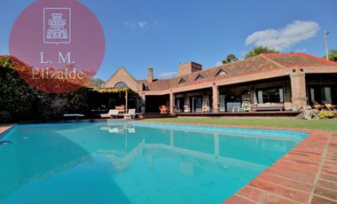 PUNTA CHICA - Casa con Gran Jardín y Pileta - 5Dor - A una cuadra Estación Marina Nueva - Tren de la Costa