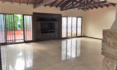 PR11733. SE RENTA CASA EN LOMA EL ESCOBERO / ENVIGADO.