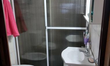 CASA TRES AMBIENTES CON PATIO, EXCELENTE OPOTUNIDAD