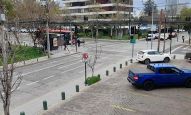 Av. Vitacura/Lo Arcaya - Local Comercial - Venta