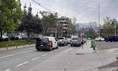 Av. Vitacura/Lo Arcaya - Local Comercial - Venta