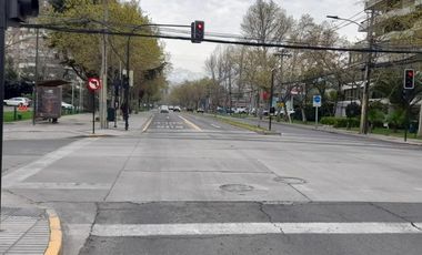 Av. Vitacura/Lo Arcaya - Local Comercial - Venta