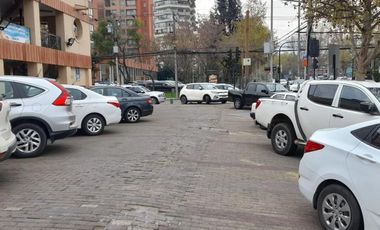 Av. Vitacura/Lo Arcaya - Local Comercial - Venta