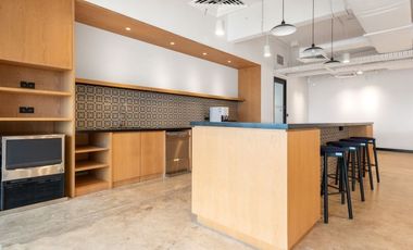 Open plan office space for 10 persons in Regus South Quarter