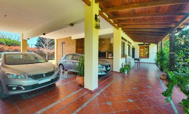 Casa de 3 dormitorios con gran jardín en Ibarlucea