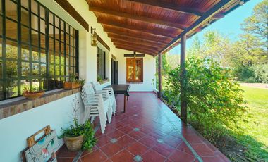 Casa de 3 dormitorios con gran jardín en Ibarlucea