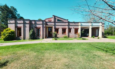 Casa de 3 dormitorios con gran jardín en Ibarlucea