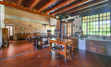 Casa de 3 dormitorios con gran jardín en Ibarlucea