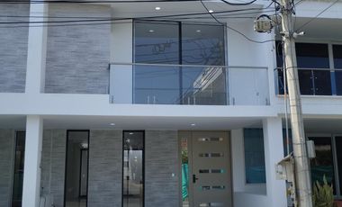 casa en venta en c.c casa real. Cod V2391