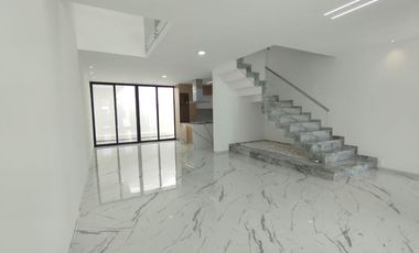 casa en venta en c.c casa real. Cod V2391