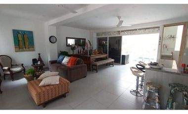HERMOSA CASA EN UNIDAD CERRADA EN SAN JERONIMO