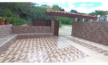 HERMOSA CASA EN UNIDAD CERRADA EN SAN JERONIMO