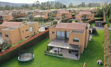 casa en arriendo en guasca. Cod A121133062