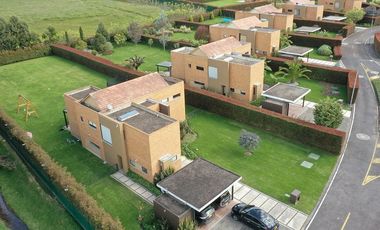 casa en arriendo en guasca. Cod A121133062