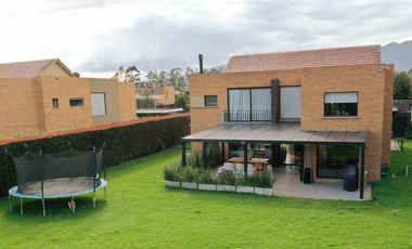 casa en arriendo en guasca. Cod A121133062