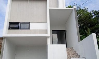Rumah dijual murah cantik rasa villa sejuk di Cipageran cimahi bandung