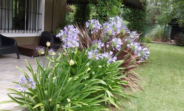 Casa Quinta 4 dorm lote 1600 m2 Exaltac de la Cruz