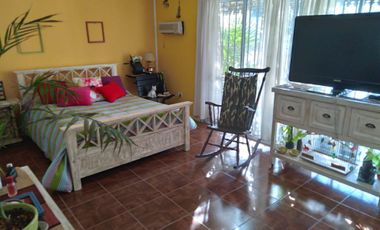 Casa Quinta 4 dorm lote 1600 m2 Exaltac de la Cruz