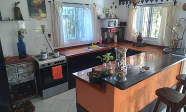 Casa Quinta 4 dorm lote 1600 m2 Exaltac de la Cruz