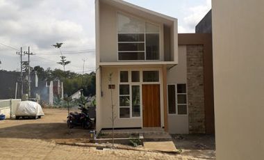 Rumah baru minimalis modern dekat Tol Sawojajar Malang