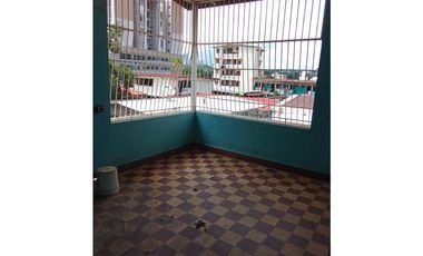 ALQUILER DE CASA COMERCIAL EN VISTA HERMOSA