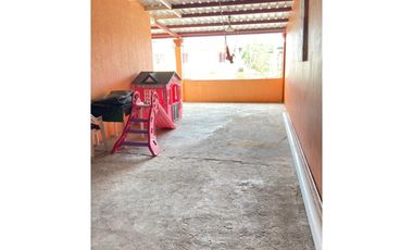 SE VENDE CASA ESQUINERA REMODELADA EN COLINAS DE PACORA