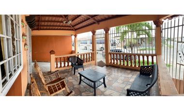 SE VENDE CASA ESQUINERA REMODELADA EN COLINAS DE PACORA