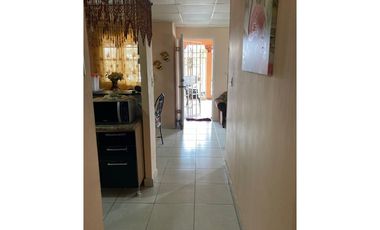 SE VENDE CASA ESQUINERA REMODELADA EN COLINAS DE PACORA