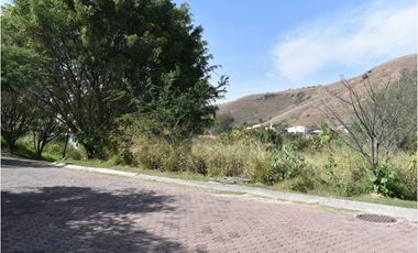 LAS CAÑADAS- Amplio Lote en Esquina Dentro de Condominio