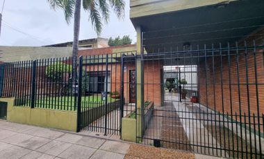 Casa MULTIFAMILIAR en venta José L Suárez Cochera