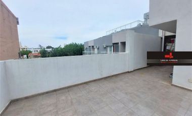 Dto. 1 DORMIT., Terraza de 55m2, COCHERA DOBLE y PILETA.