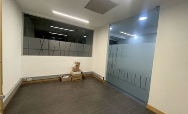 SE ARRIENDA OFICINA POBLADO