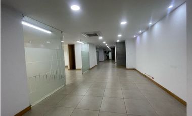 SE ARRIENDA OFICINA POBLADO