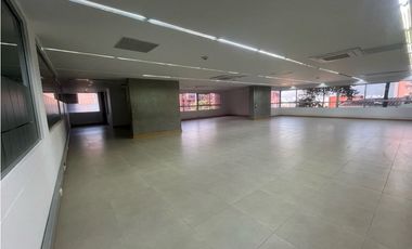 SE ARRIENDA OFICINA POBLADO