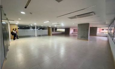 SE ARRIENDA OFICINA POBLADO