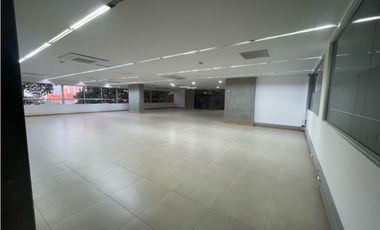 SE ARRIENDA OFICINA POBLADO