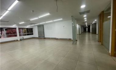 SE ARRIENDA OFICINA POBLADO