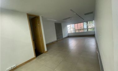SE ARRIENDA OFICINA POBLADO
