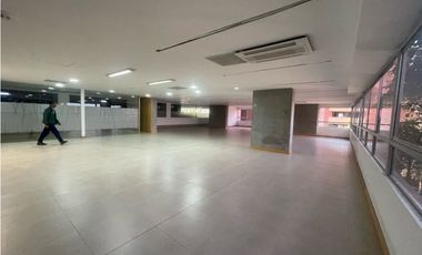 SE ARRIENDA OFICINA POBLADO
